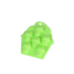 6 cups ice cube and...