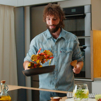 Panna Taurus KPA4018 Melns Stiprināts alumīnijs (Ø 18 cm)